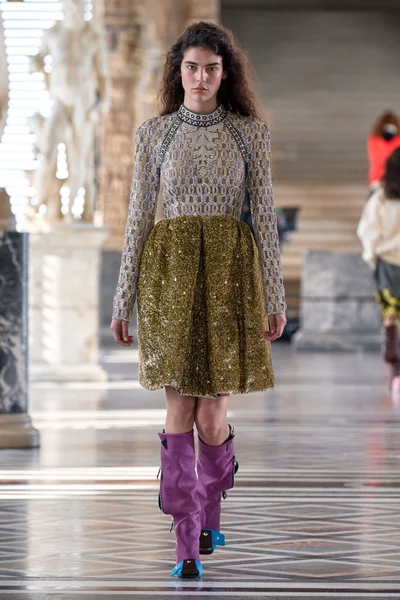 Look 26
